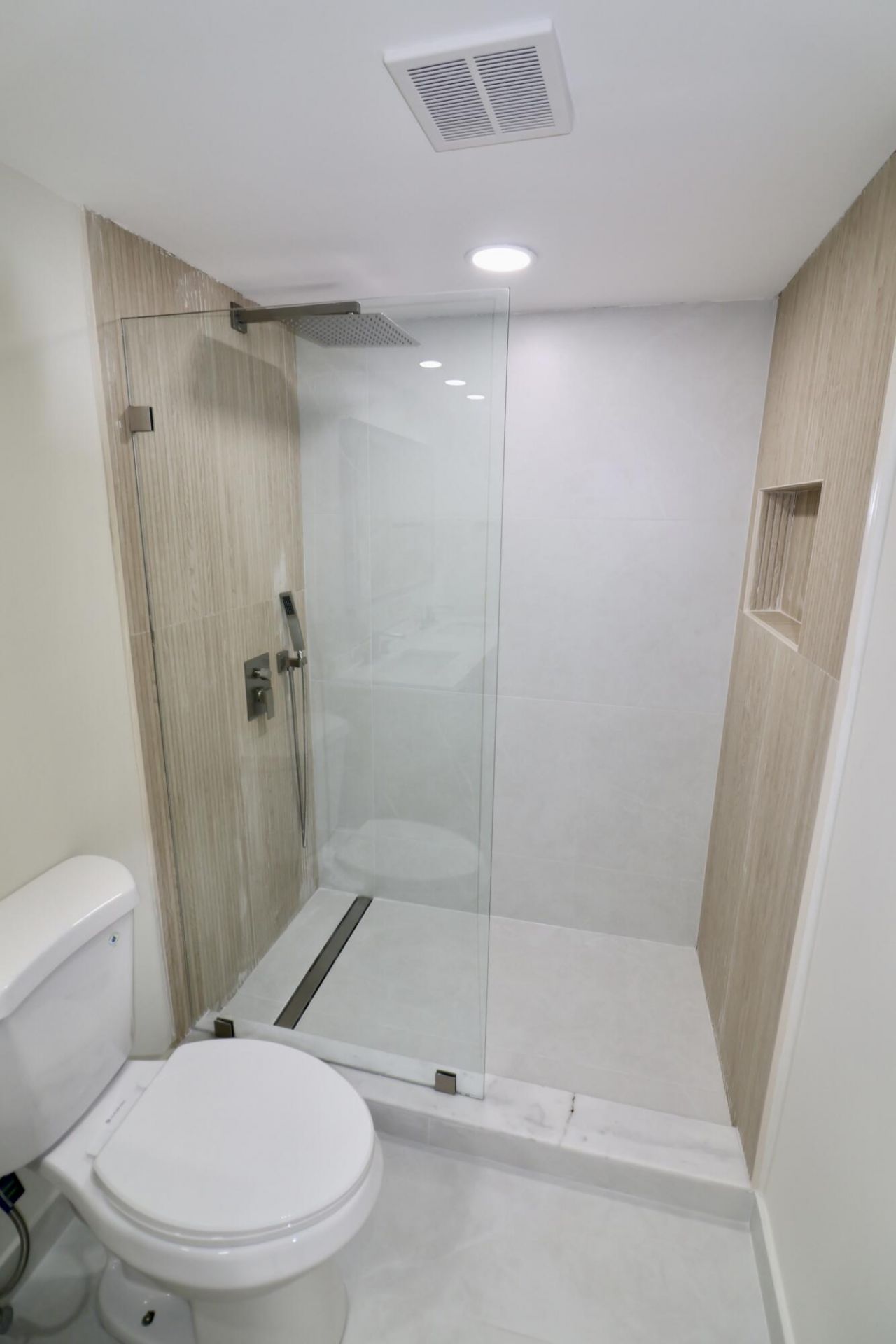 3980 Oaks Clubhouse Drive, Unit 511, Pompano Beach, FL 33069 Photo