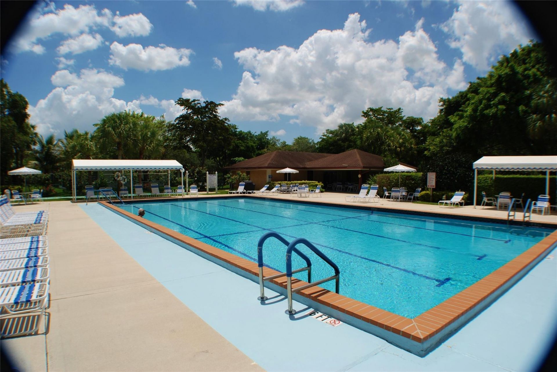 3980 Oaks Clubhouse Drive, Unit 511, Pompano Beach, FL 33069 Photo