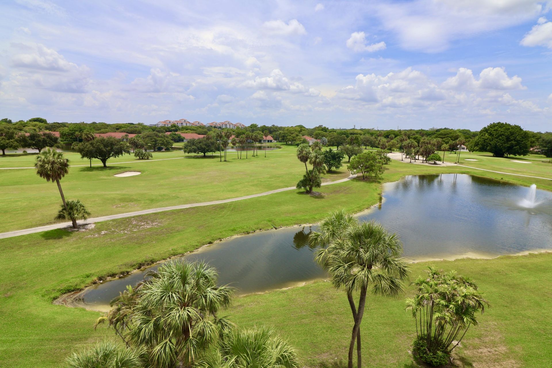 3980 Oaks Clubhouse Drive, Unit 511, Pompano Beach, FL 33069 Photo