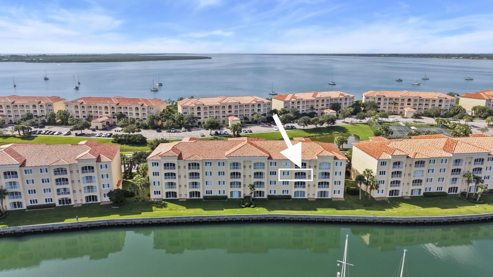 16 Harbour Isle Drive W, Unit 302, Fort Pierce, FL 34949 Photo