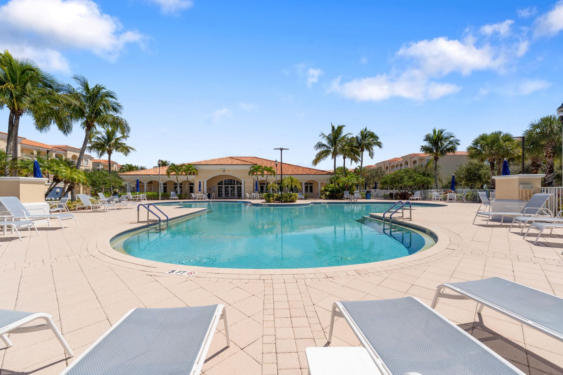 16 Harbour Isle Drive W, Unit 302, Fort Pierce, FL 34949 Photo