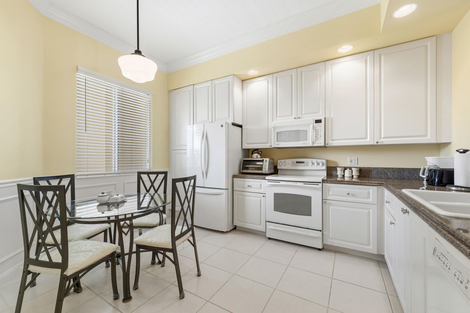 16 Harbour Isle Drive W, Unit 302, Fort Pierce, FL 34949 Photo