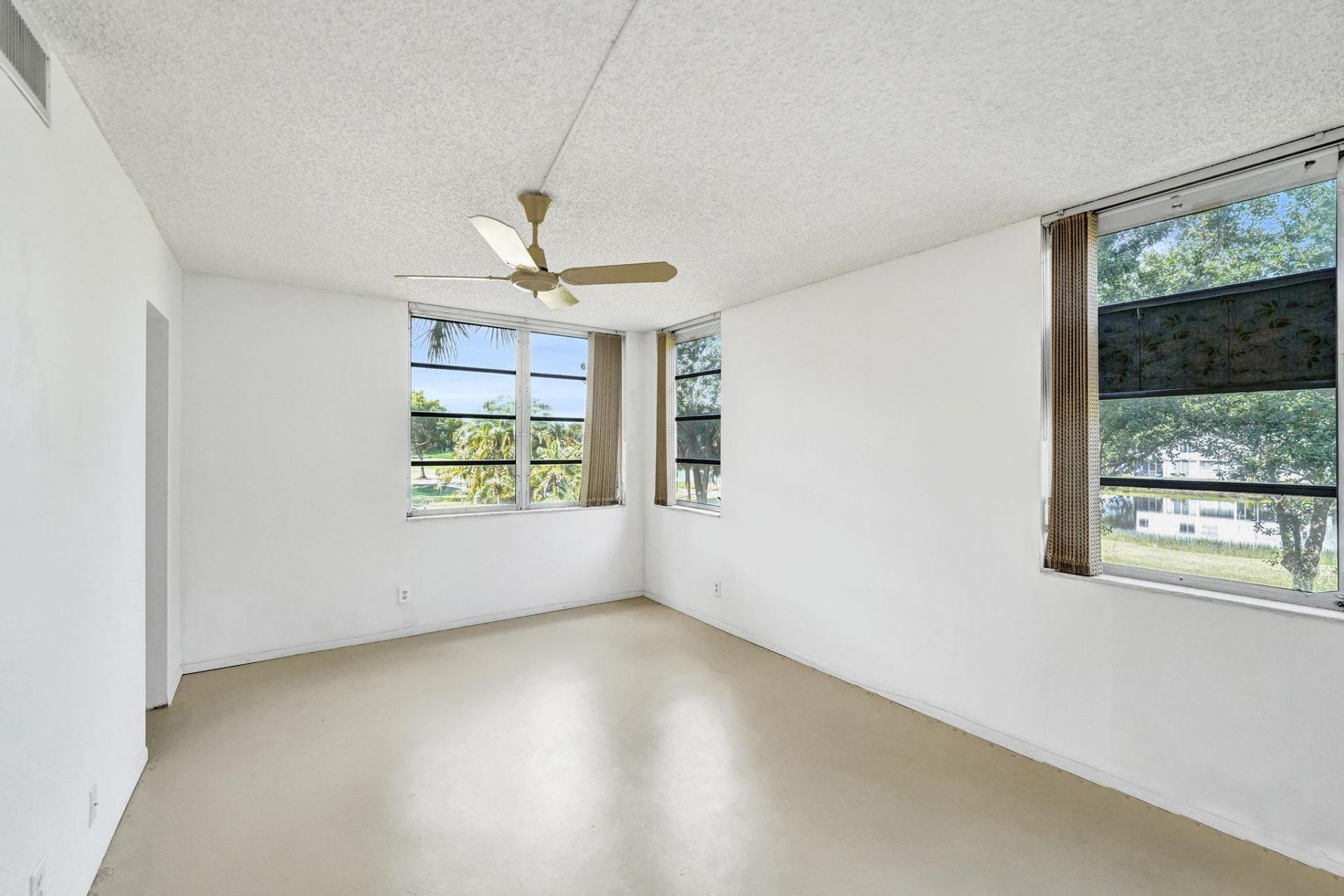 1811 Sabal Palm Drive, Unit 203, Davie, FL 33324 Photo