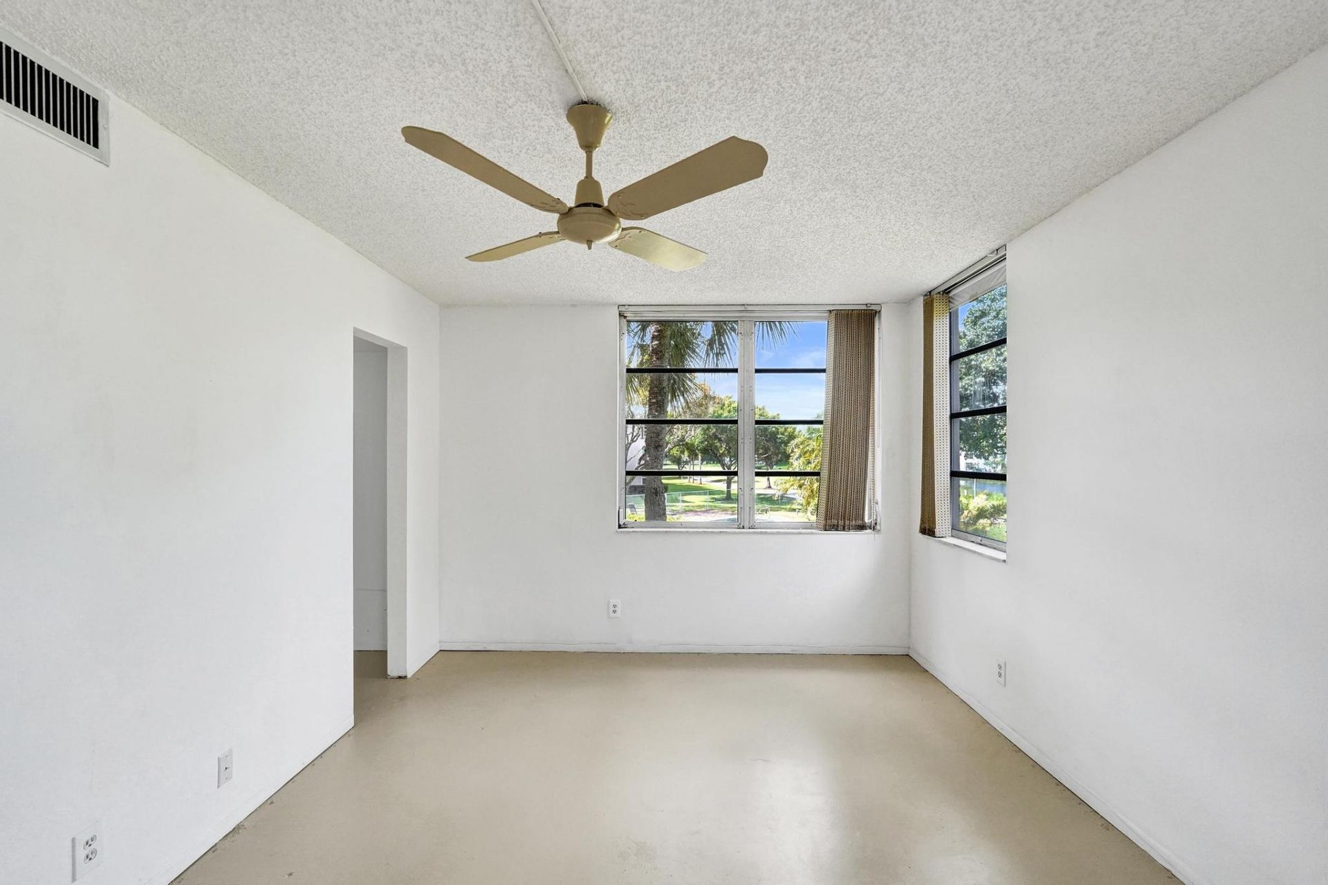 1811 Sabal Palm Drive, Unit 203, Davie, FL 33324 Photo