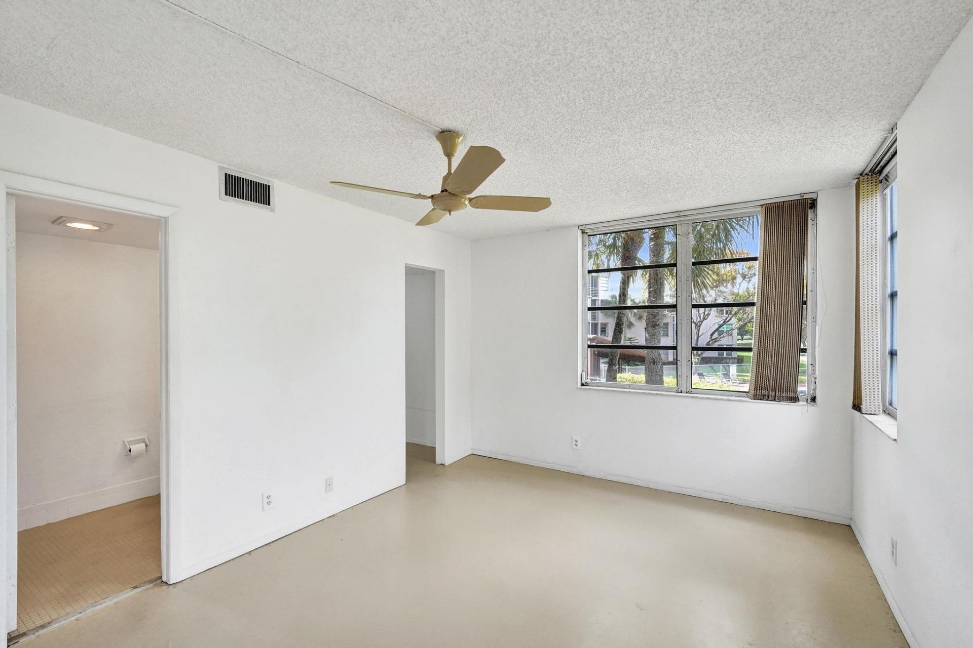 1811 Sabal Palm Drive, Unit 203, Davie, FL 33324 Photo