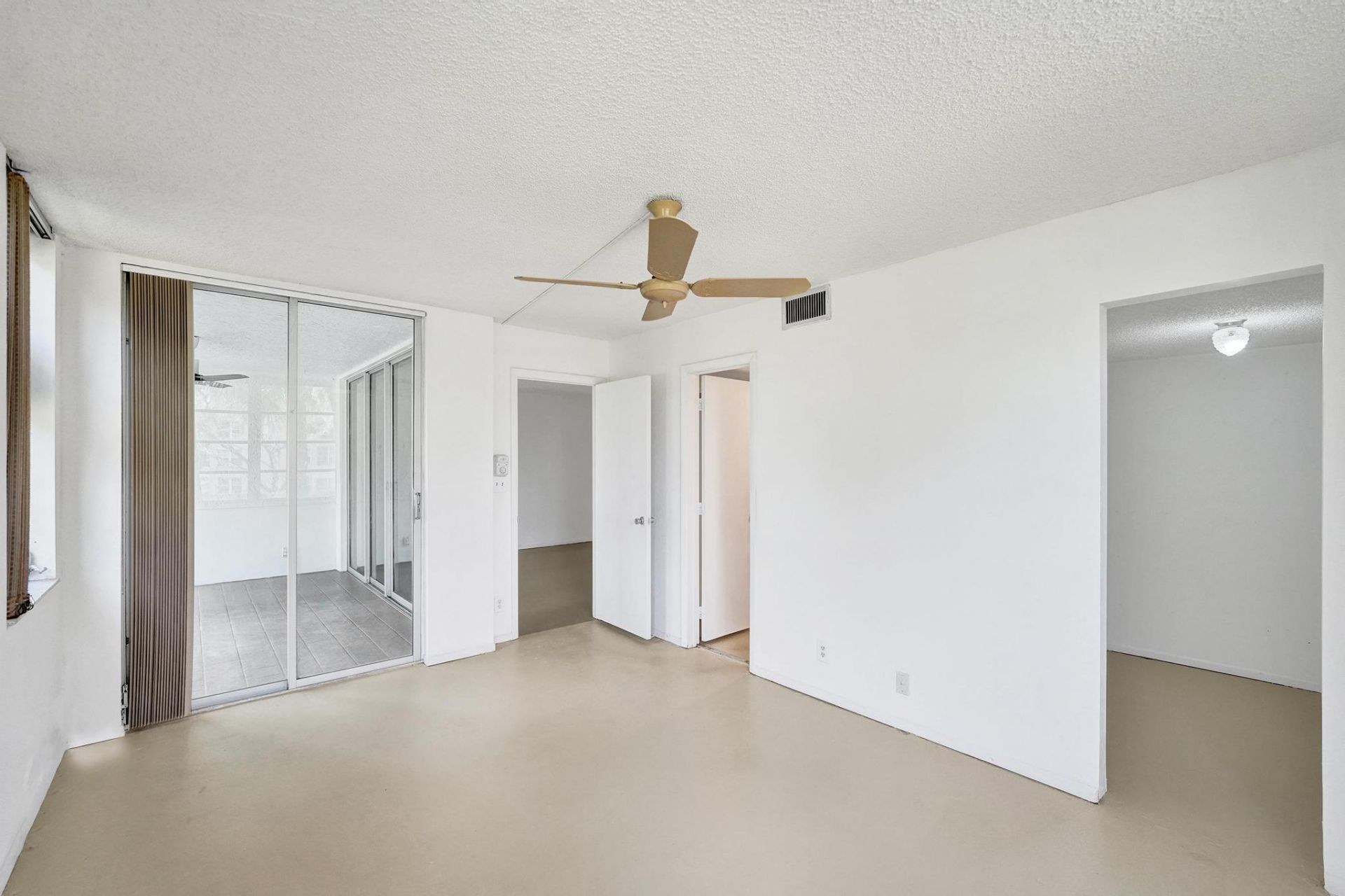 1811 Sabal Palm Drive, Unit 203, Davie, FL 33324 Photo