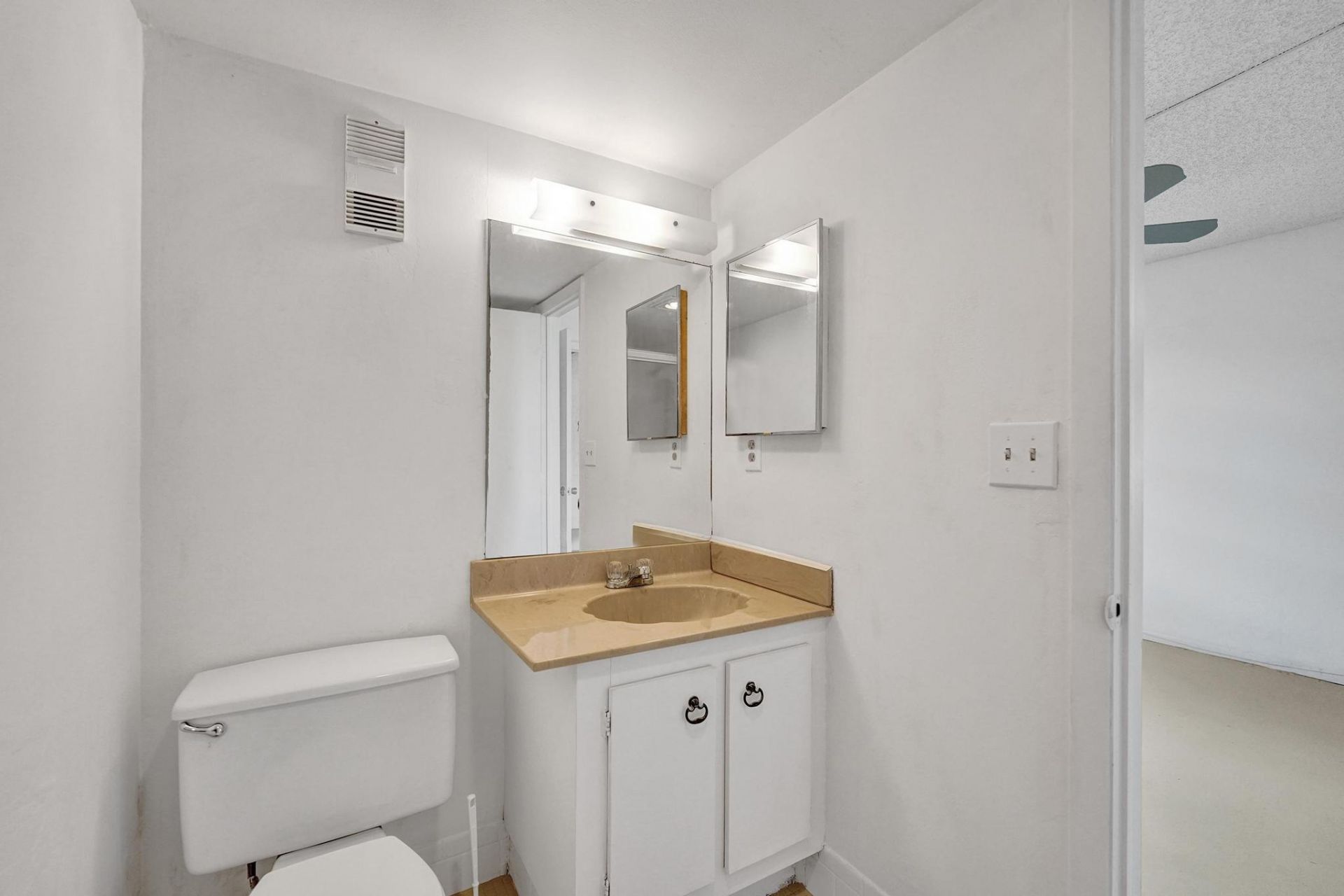 1811 Sabal Palm Drive, Unit 203, Davie, FL 33324 Photo