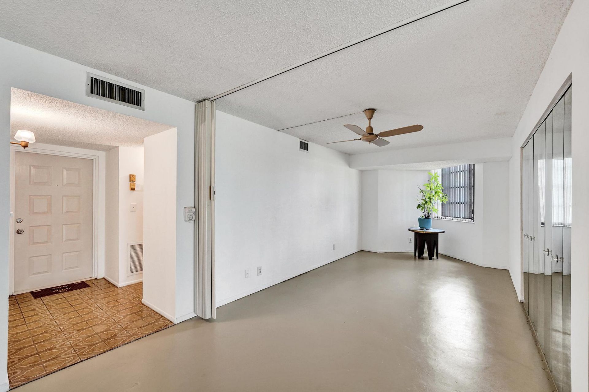 1811 Sabal Palm Drive, Unit 203, Davie, FL 33324 Photo