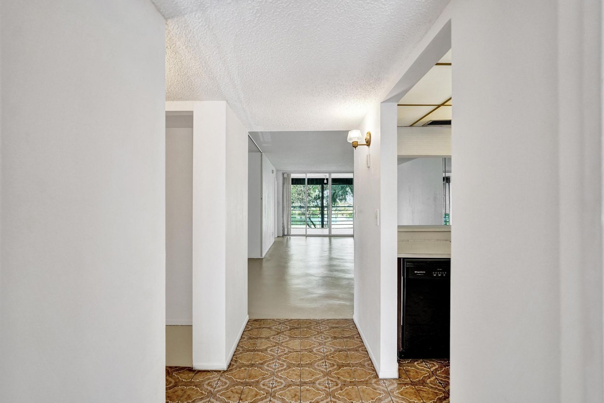 1811 Sabal Palm Drive, Unit 203, Davie, FL 33324 Photo