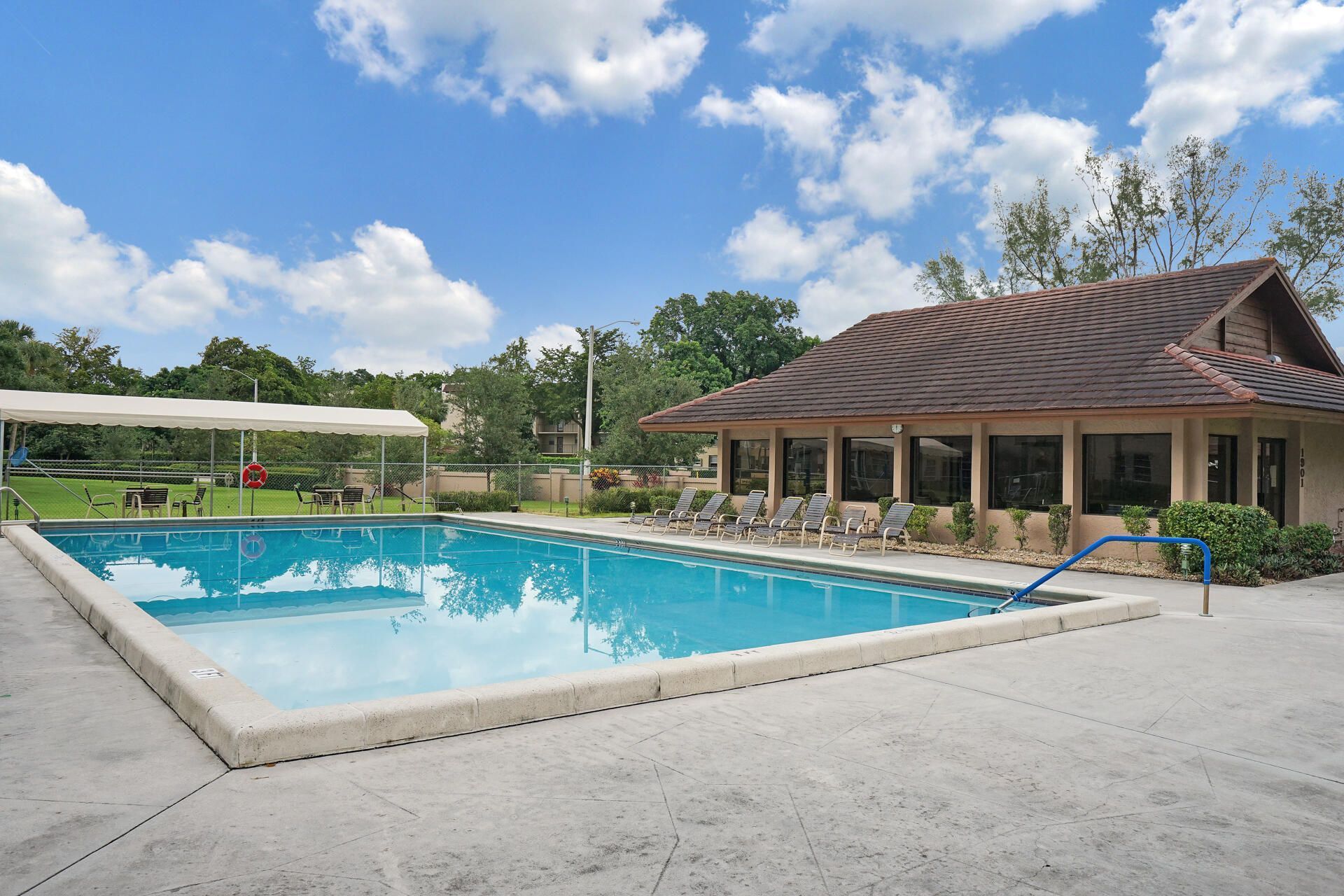 1811 Sabal Palm Drive, Unit 203, Davie, FL 33324 Photo