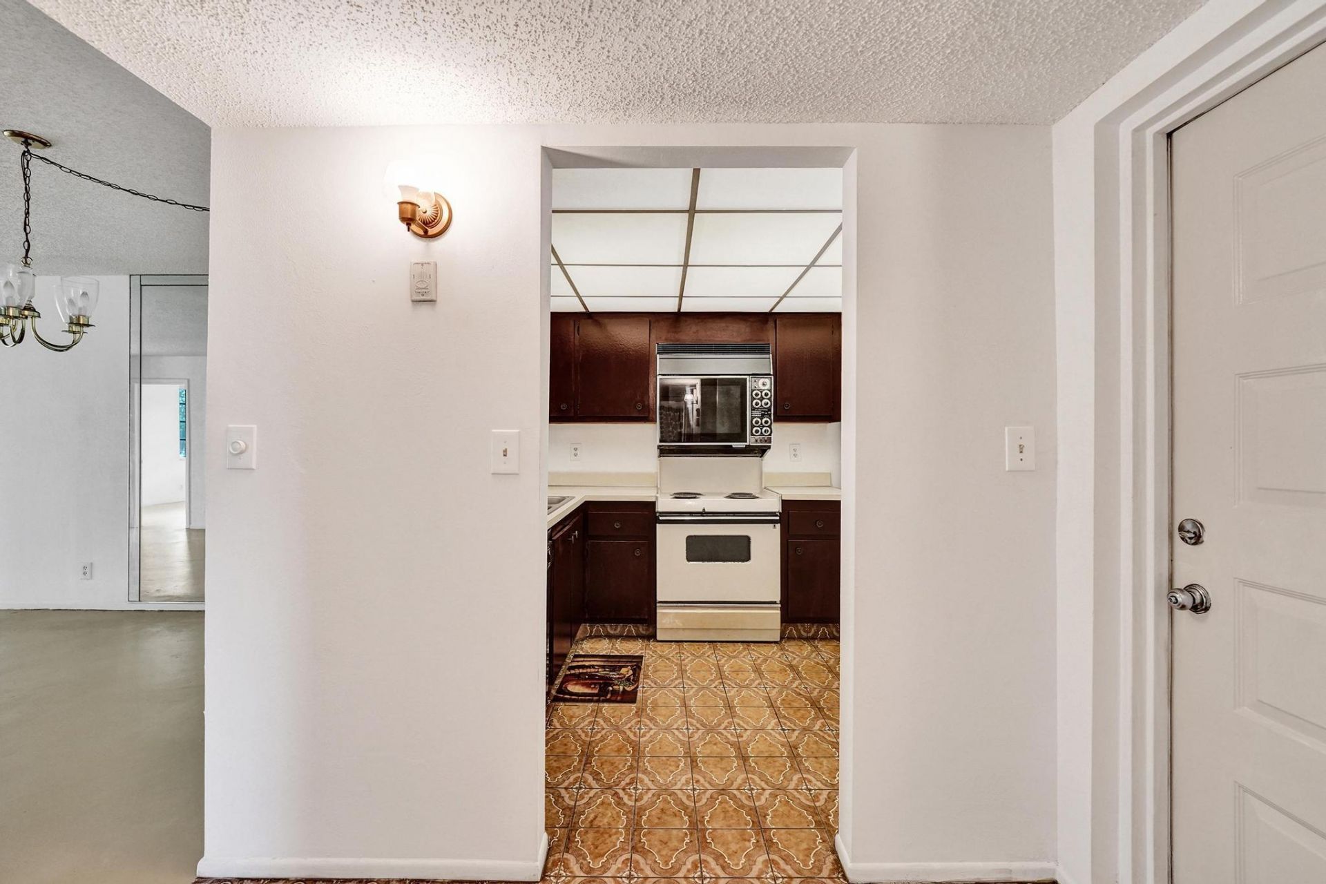 1811 Sabal Palm Drive, Unit 203, Davie, FL 33324 Photo