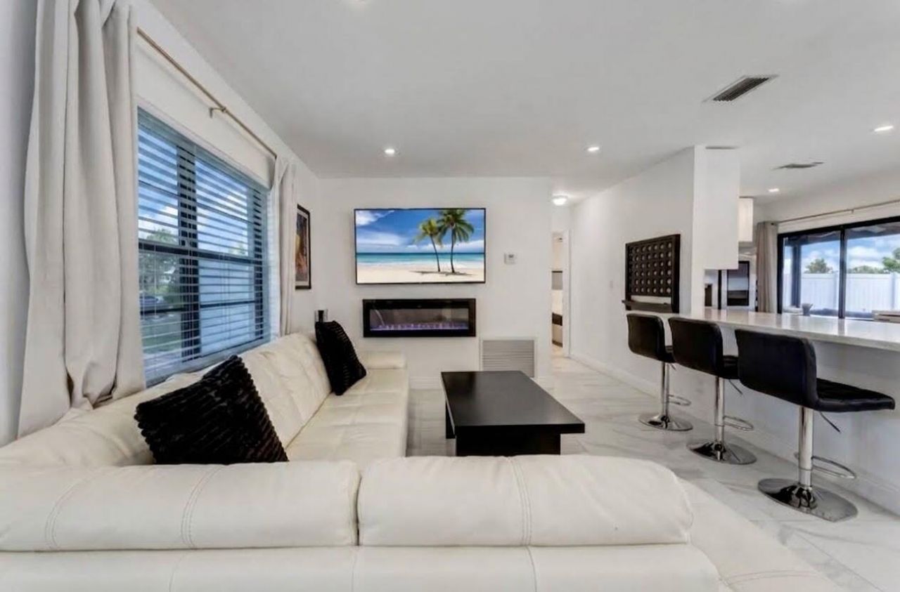 9819 Spanish Isles Drive, Boca Raton, FL 33496 Photo
