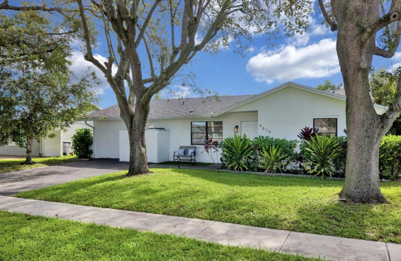 9819 Spanish Isles Drive, Boca Raton, FL 33496 Photo