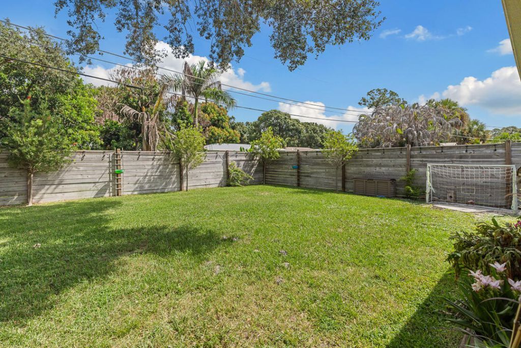 7506 Kenwood Road, Fort Pierce, FL 34951 Photo