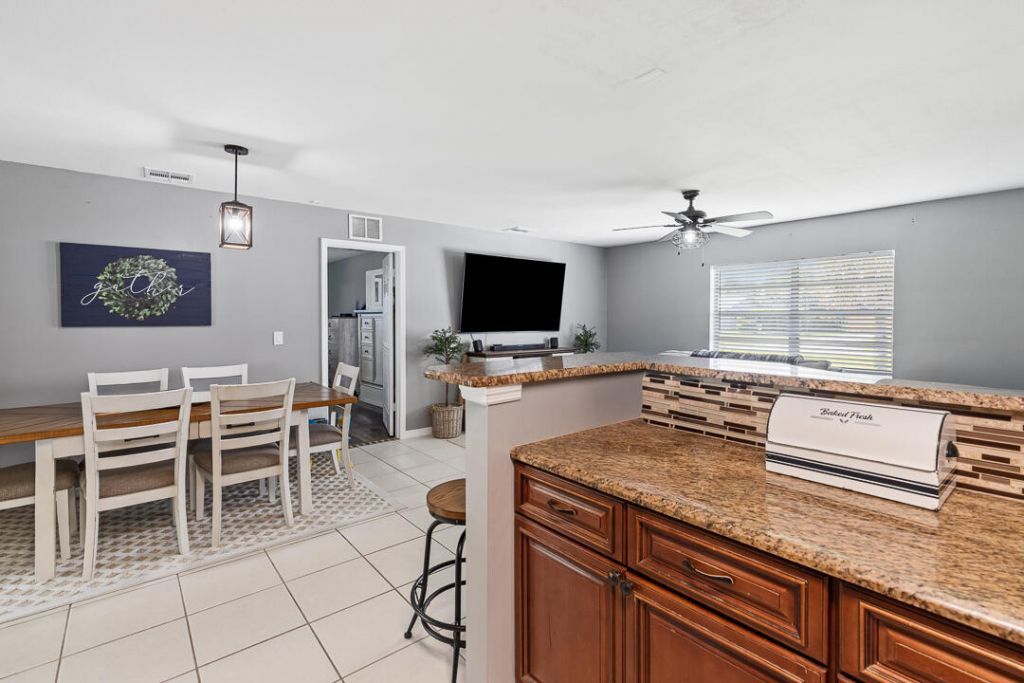 7506 Kenwood Road, Fort Pierce, FL 34951 Photo