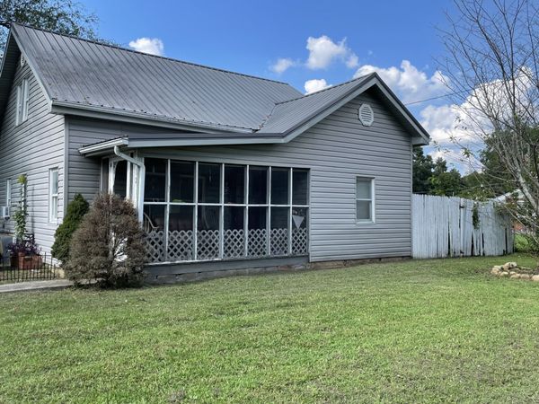 129 E Athens St , Englewood, TN 37329