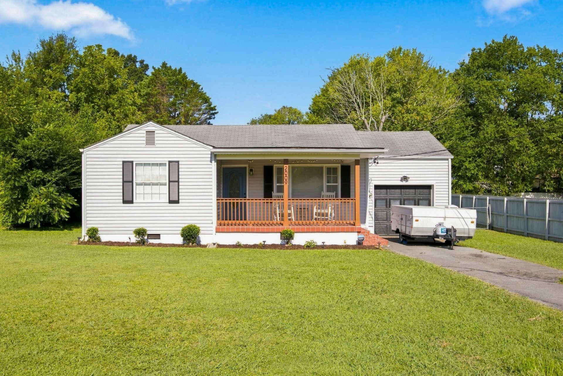 2009 Myrtle Avenue, Chattanooga, TN 37412 Main Photo