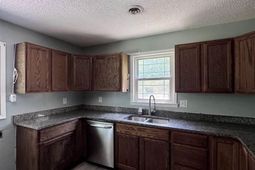 1308 Meadow Crest Drive photo 4