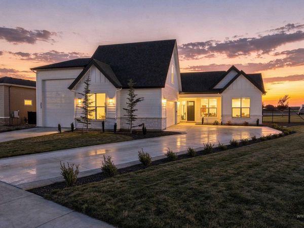 9697 S Coopers Hawk Way, Nampa, ID 83686