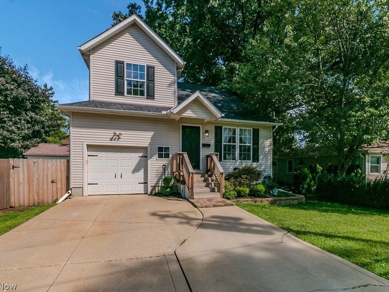 7759 Manor Drive, Mentor on the Lake, OH 44060 Photo 8