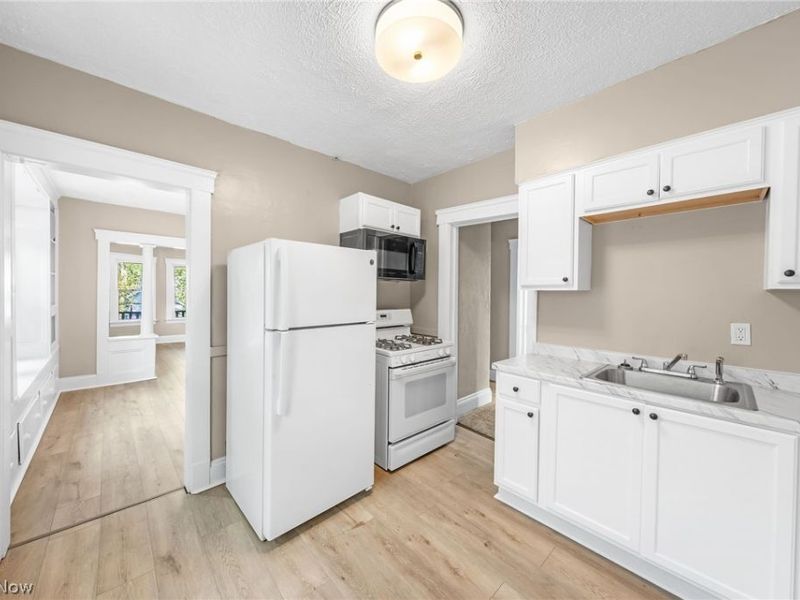 4064 E 136th Street, Cleveland, OH 44105 Photo 26