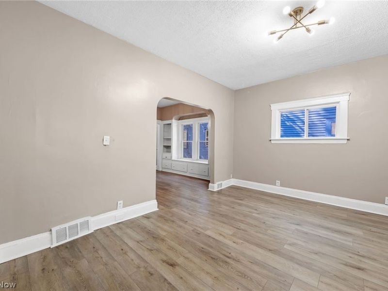 4064 E 136th Street, Cleveland, OH 44105 Photo 3
