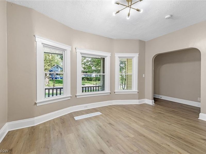 4064 E 136th Street, Cleveland, OH 44105 Photo 4
