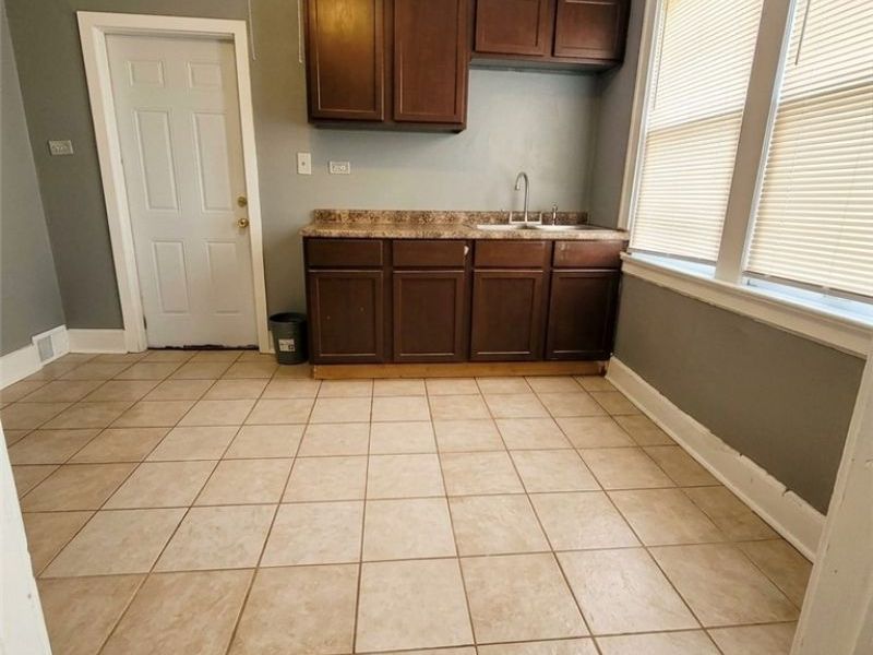 380 E 149th Street, Unit DOWN, Cleveland, OH 44110 Photo 9