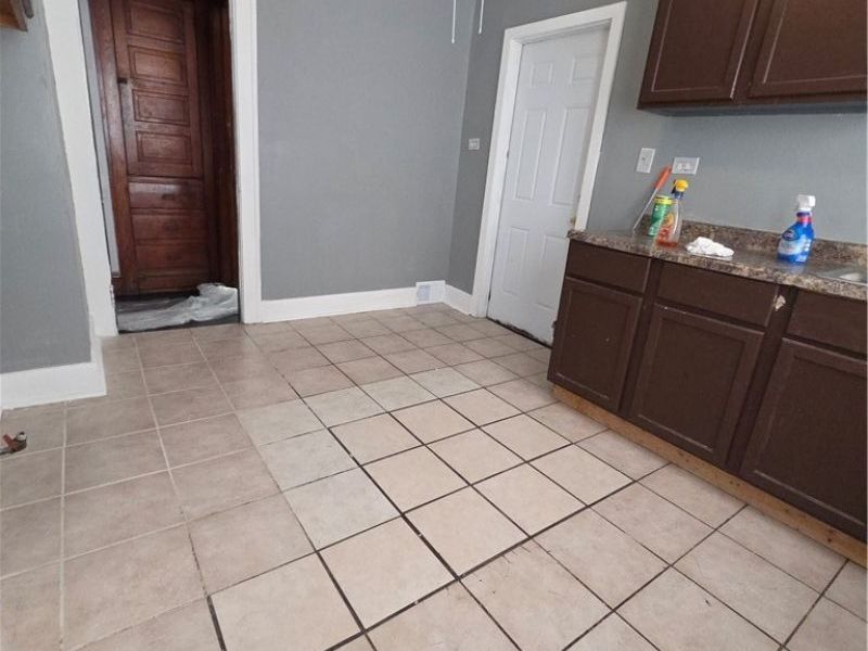 380 E 149th Street, Unit DOWN, Cleveland, OH 44110 Photo 9
