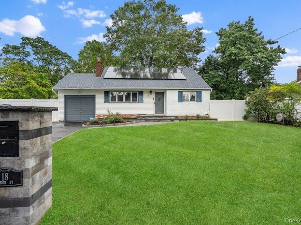 18 Huron Street , Port Jefferson, NY 11776
