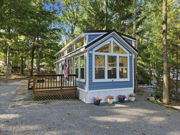 106 Black Cherry Court , Milford, PA 18337