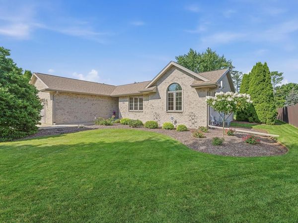 5004 White Fox DRIVE, Sheboygan, WI 53081