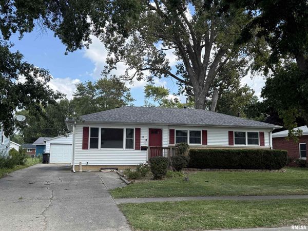 18 Radcliff Road, Springfield, IL 62703