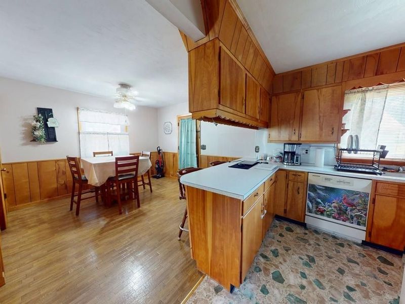 320 E Long Street, Willard, OH 44890 Photo 15