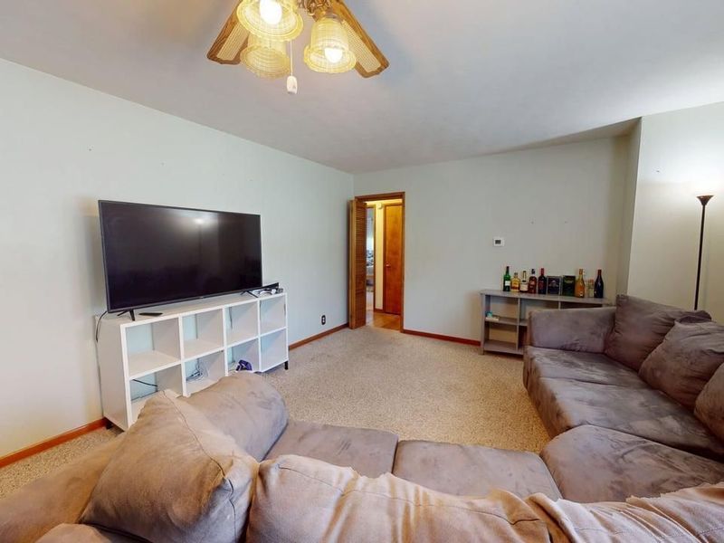 320 E Long Street, Willard, OH 44890 Photo 6