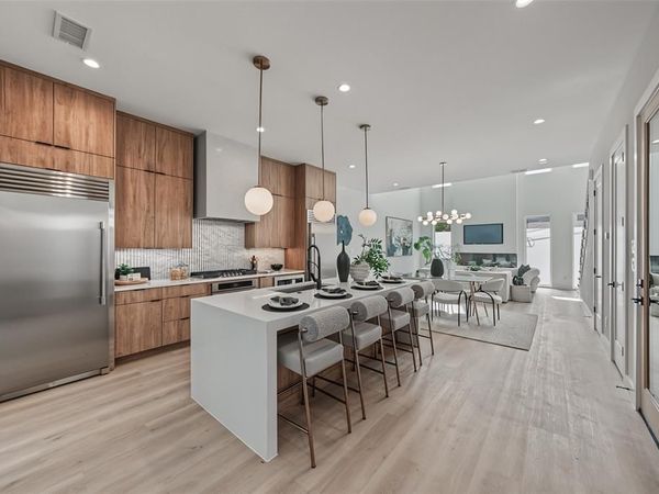 822 Duluth Street, Dallas, TX 75212