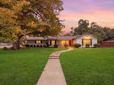6724 Cumberland Road, Fort Worth, TX 76116