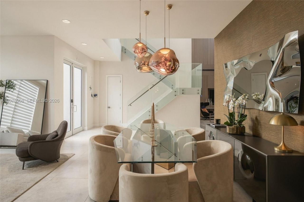 7423 NW 102th Ct, Doral, FL 33178 Photo