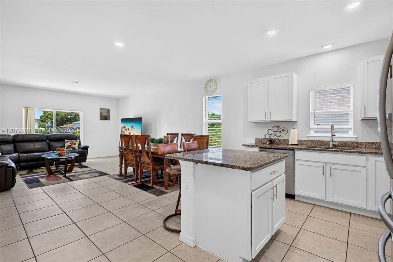 2098 SW Burlington St , Port Saint Lucie, FL 34984 Photo