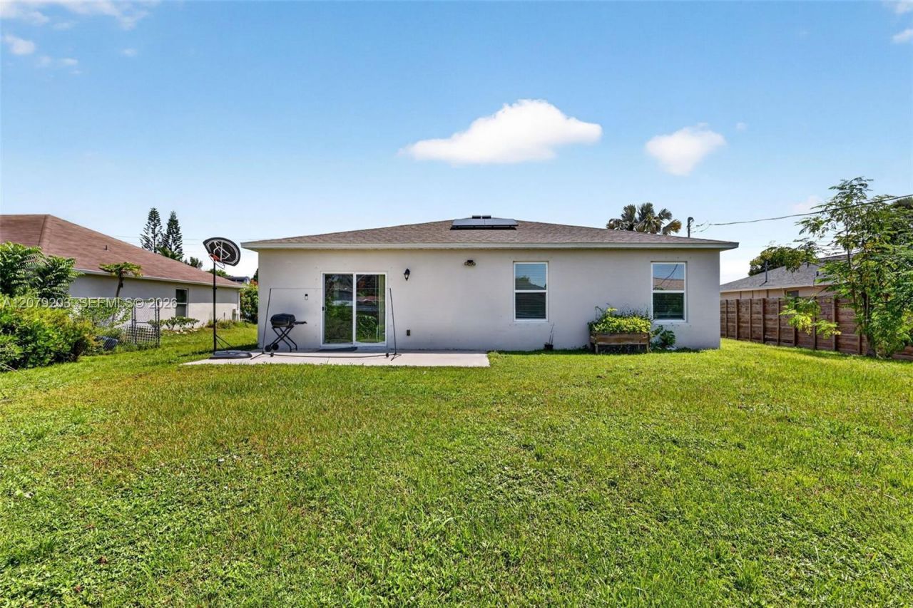2098 SW Burlington St , Port Saint Lucie, FL 34984 Photo