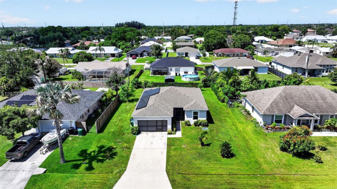 2098 SW Burlington St , Port Saint Lucie, FL 34984 Photo