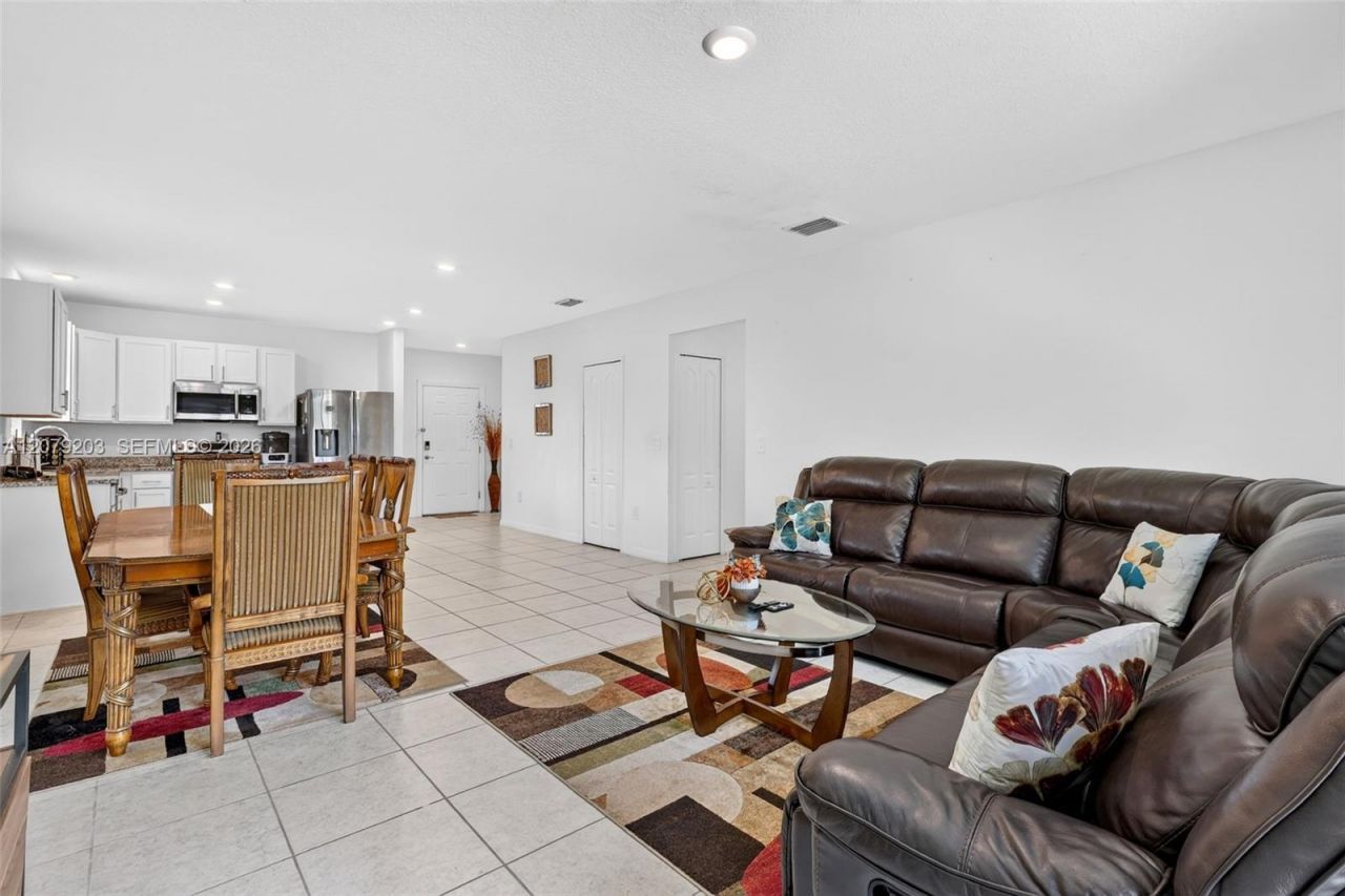 2098 SW Burlington St , Port Saint Lucie, FL 34984 Photo