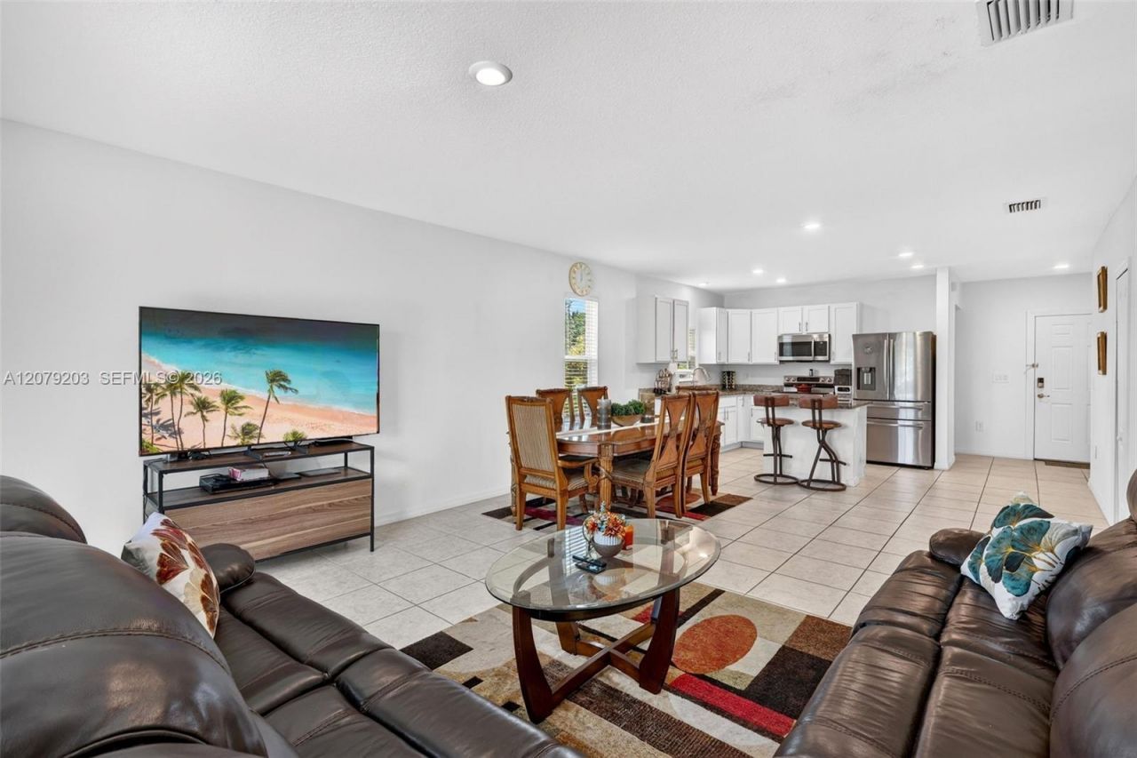 2098 SW Burlington St , Port Saint Lucie, FL 34984 Photo