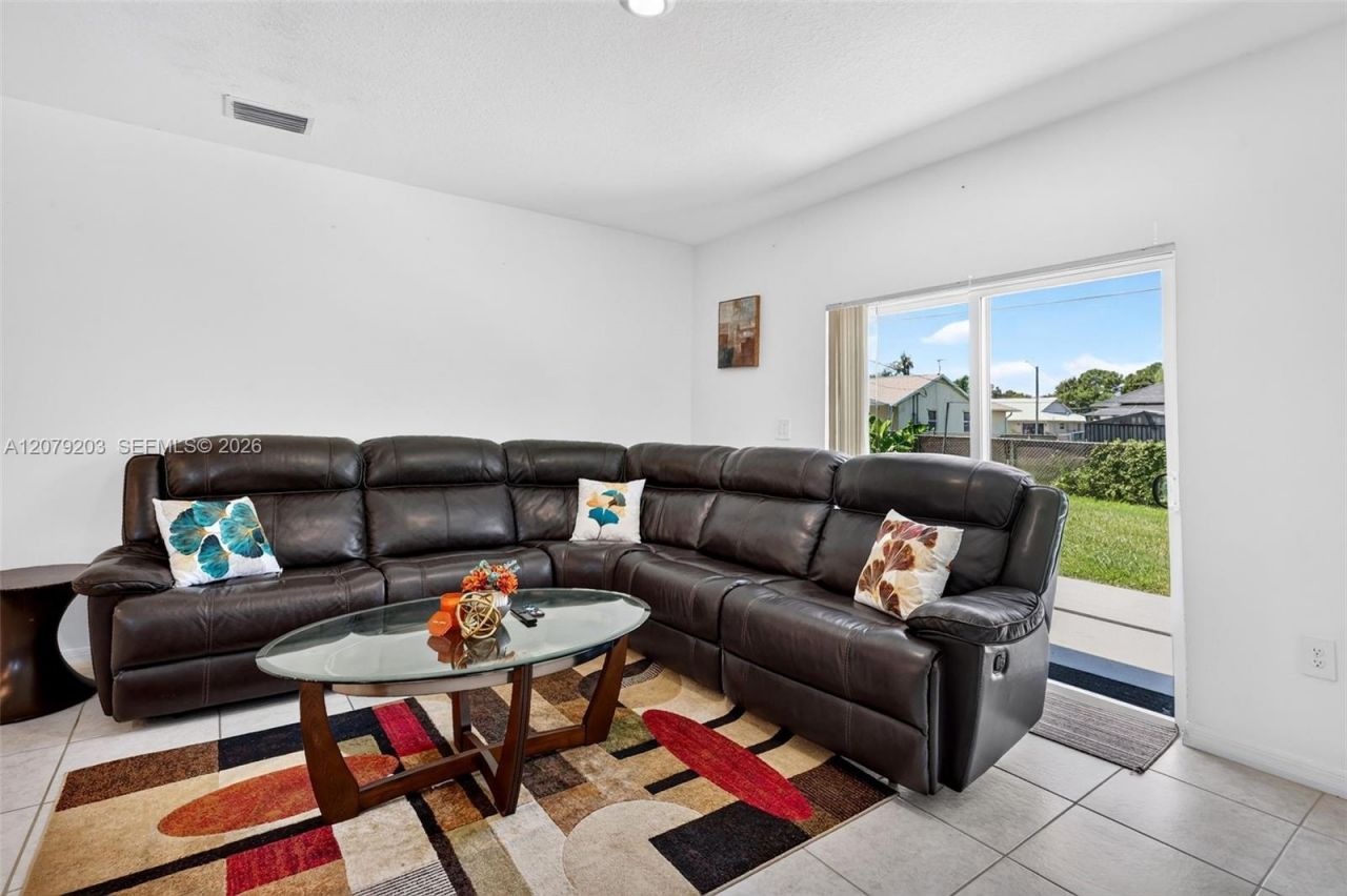 2098 SW Burlington St , Port Saint Lucie, FL 34984 Photo