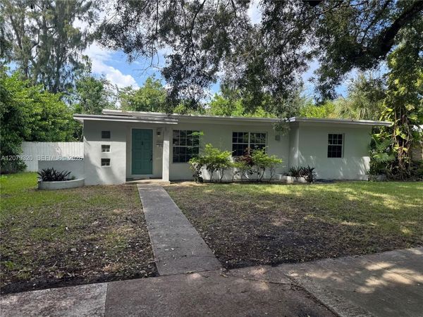 5765 SW 48th St, Miami, FL 33155
