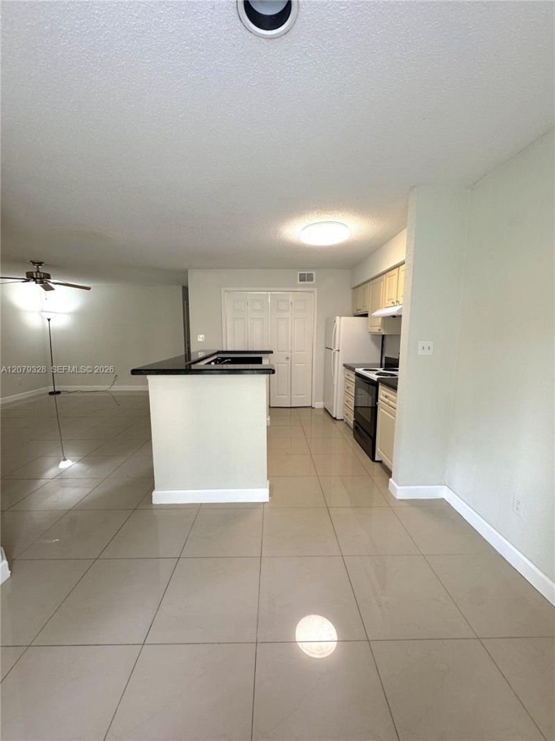 777 Riverside Dr , Unit 1510, Coral Springs, FL 33071 Photo