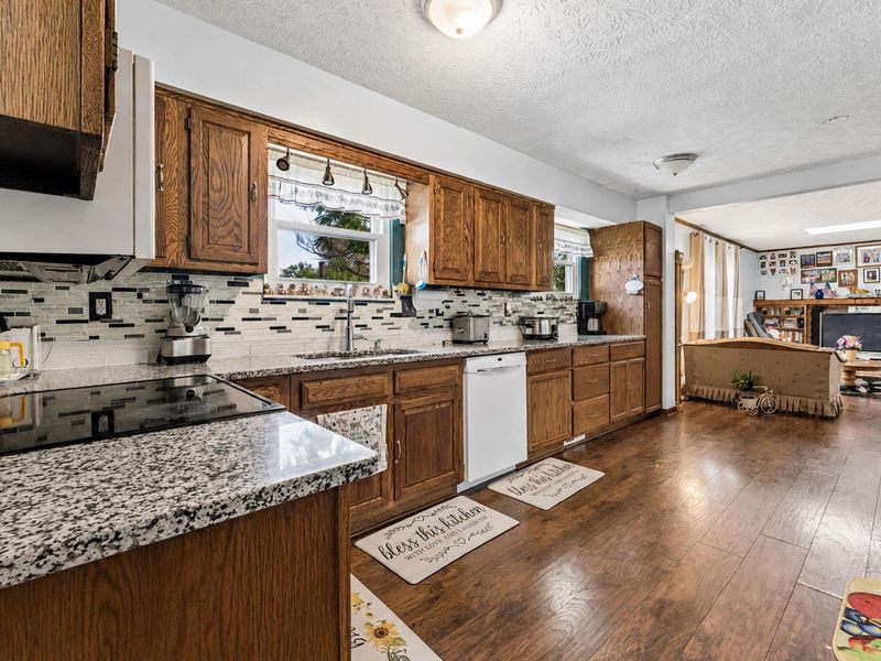 6910 Roundelay Road N, Reynoldsburg, OH 43068 Photo 10
