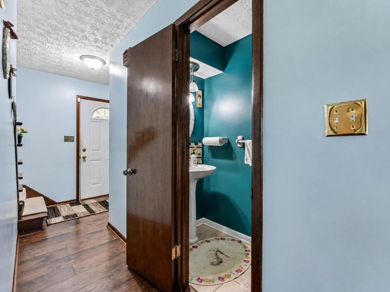 6910 Roundelay Road N, Reynoldsburg, OH 43068 Photo 13