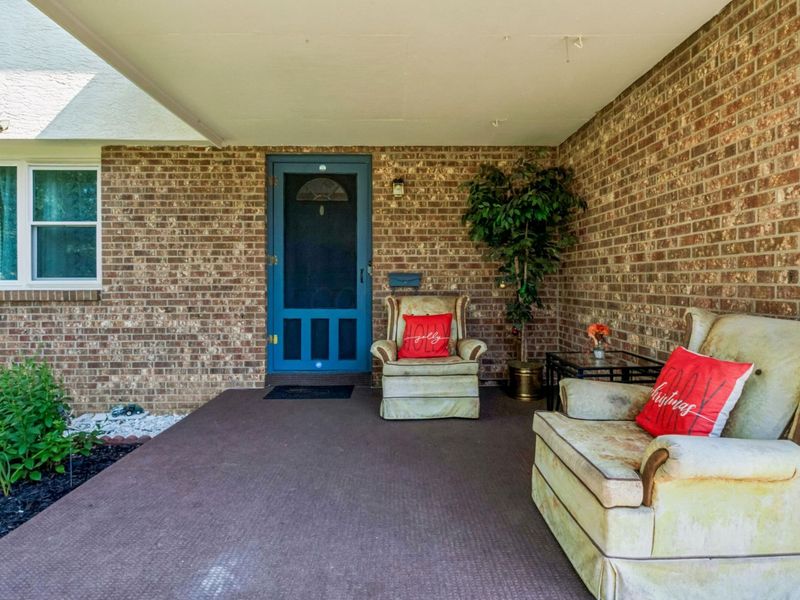 6910 Roundelay Road N, Reynoldsburg, OH 43068 Photo 2