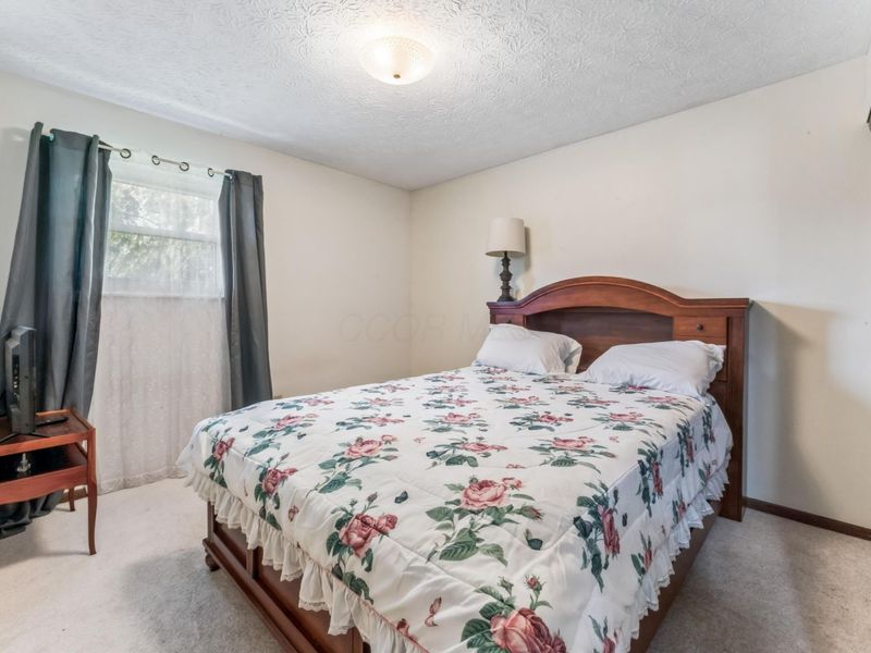 6910 Roundelay Road N, Reynoldsburg, OH 43068 Photo 21